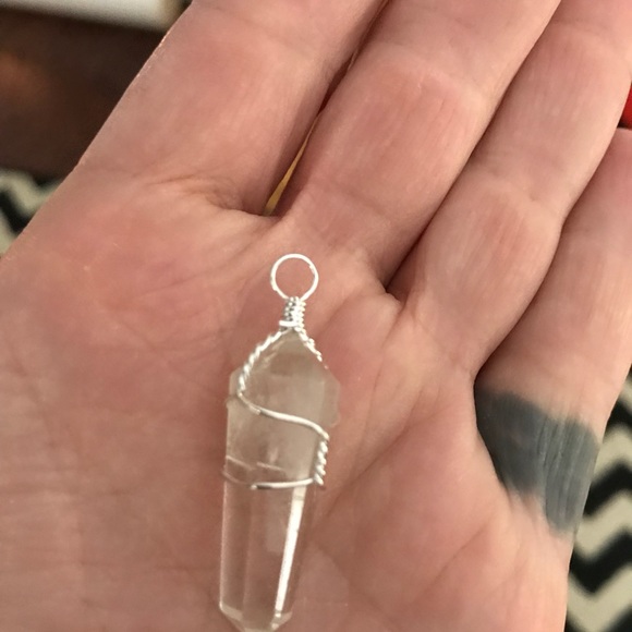 Wire wrapped quartz pendant - Picture 2 of 4